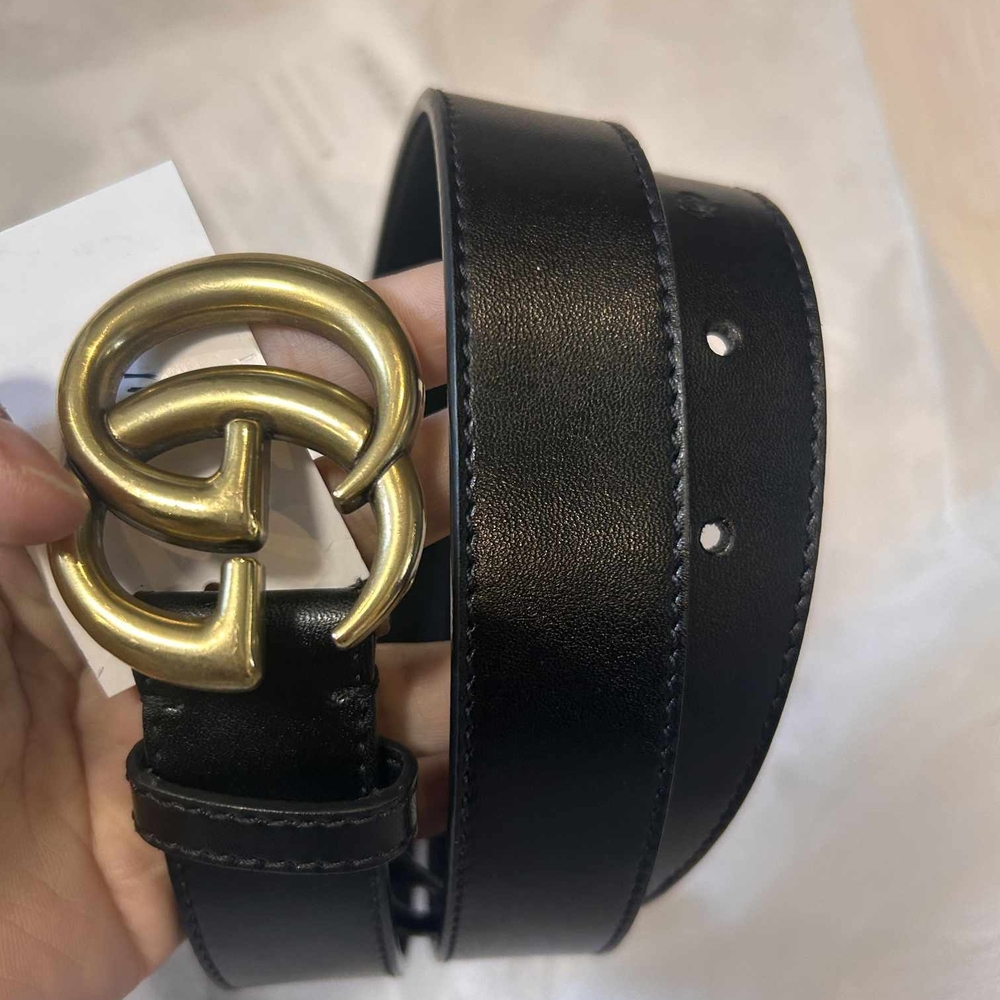 Gucci Black Leather Belt with Gold Accent